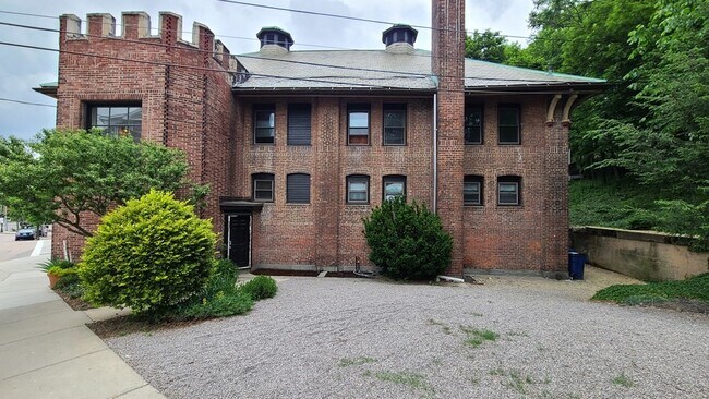 Foto del edificio - 16-18 Walk Hill St