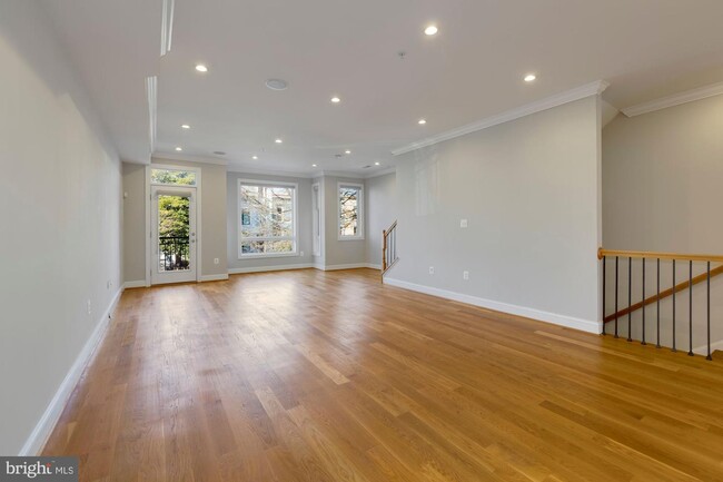 Foto del edificio - 1131 5th St NE