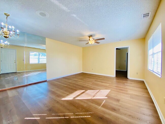 Building Photo - 2BR/2BA Windtree Gardens Condo in Winter Garden!