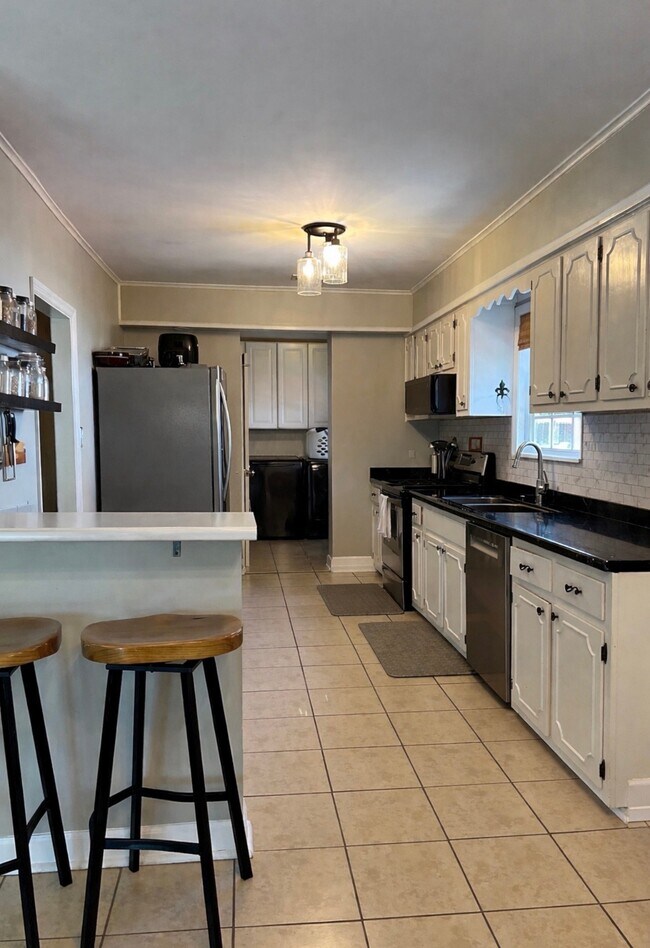 Foto del edificio - 3749 Philwood Ave