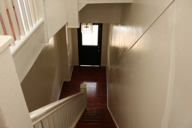 Foto del edificio - 1824 Bolton St