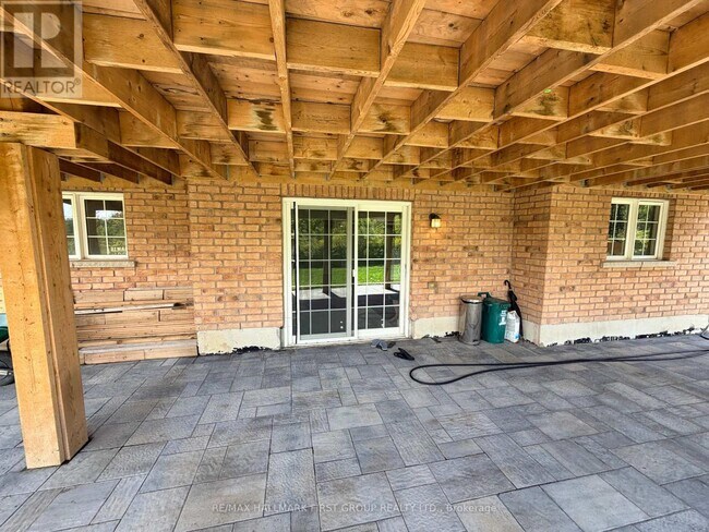 Photo du bâtiment - 1671 William Lott Dr