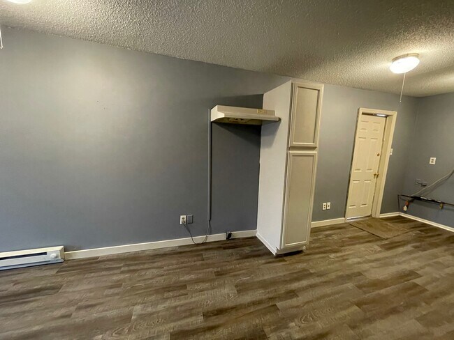 Foto del edificio - 1329 E Main St