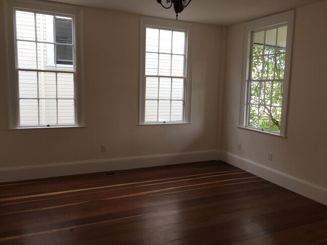 Sala de estar - 119 Upham St