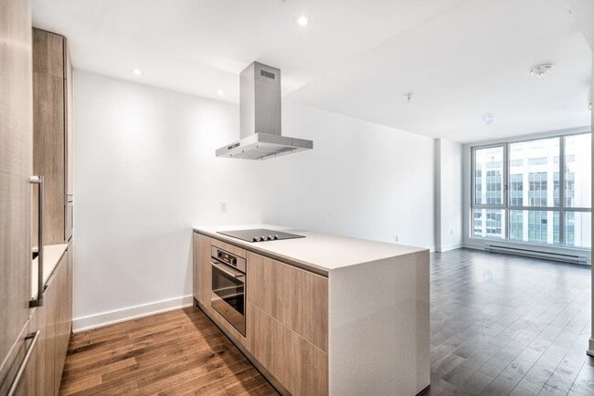 Building Photo - 1229 Rue Drummond