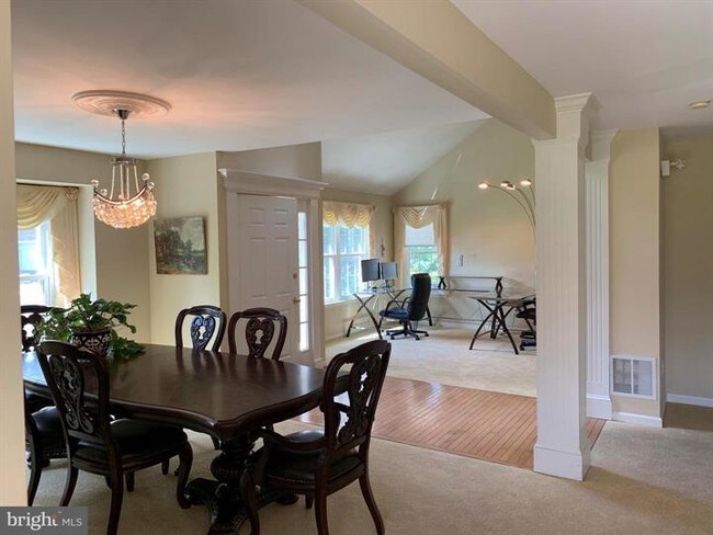 Entrance - 147 Gleneagles Dr