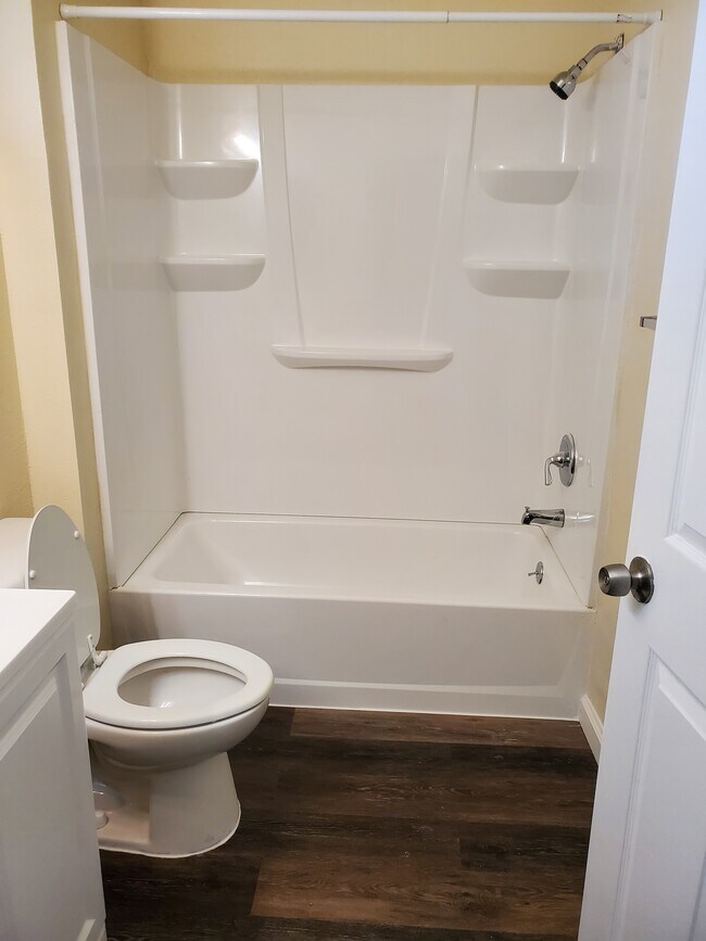 Bathroom - 5101 Huntington Dr N