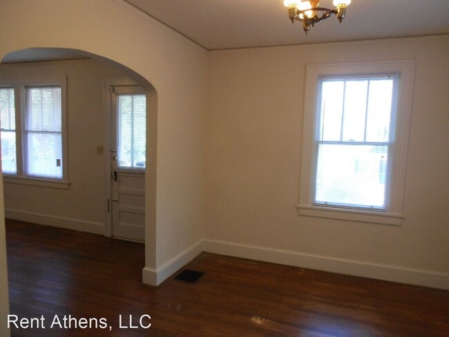 Foto del edificio - 2 br, 1 bath House - 142 Burnett Street