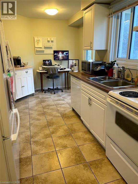 Building Photo - 375 Kingscourt Dr