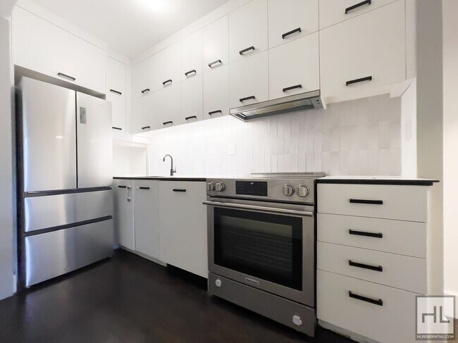 Foto del edificio - 3 PLACE / Carroll Gardens / Beautiful 2 Be...