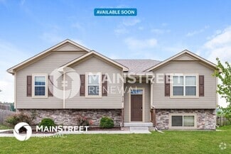 Building Photo - 310 Golfview Dr