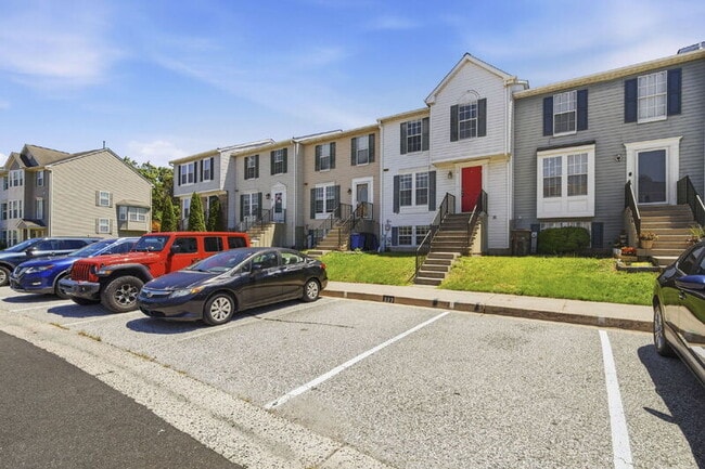 Building Photo - 927 Pirates Ct