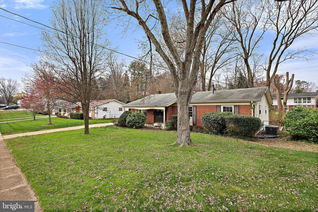 Primary Photo - 6206 Thornwood Dr