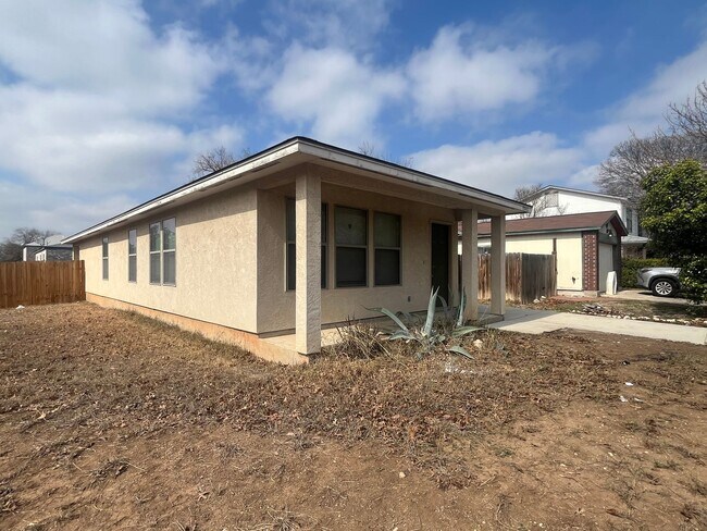 Building Photo - 7703 Chatsworth