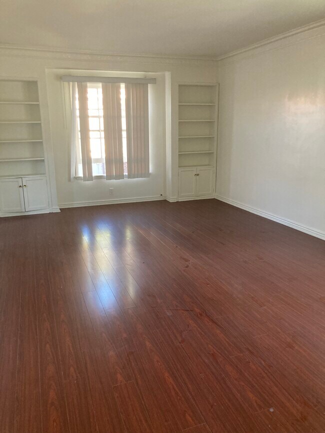 Hardwood Flooring - 4293 Leimert Blvd