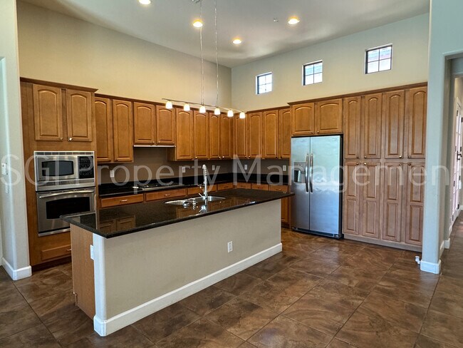 Building Photo - Luxury home in DC Ranch with private pool