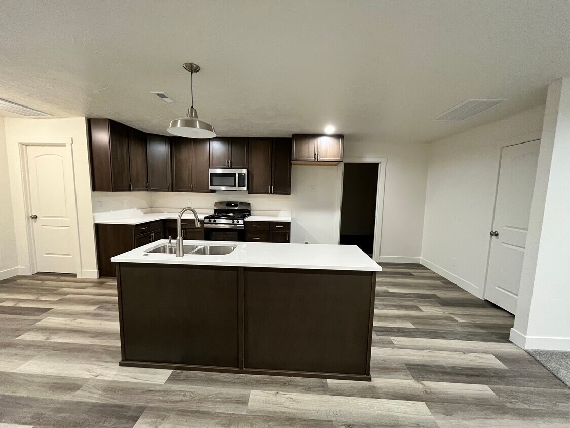 1005 W Fld Rd, Toquerville, UT 84774 House Rental in Toquerville, UT