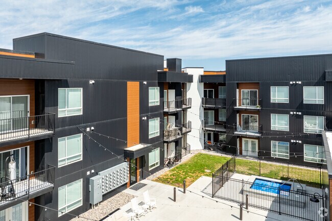 Jacuzzi - The Ivory at Woodruff