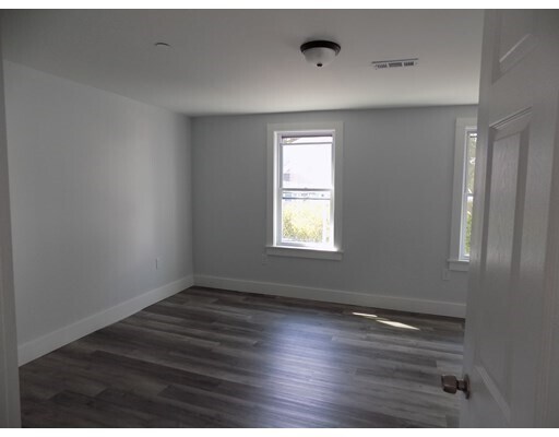 Foto principal - 144 Austin St