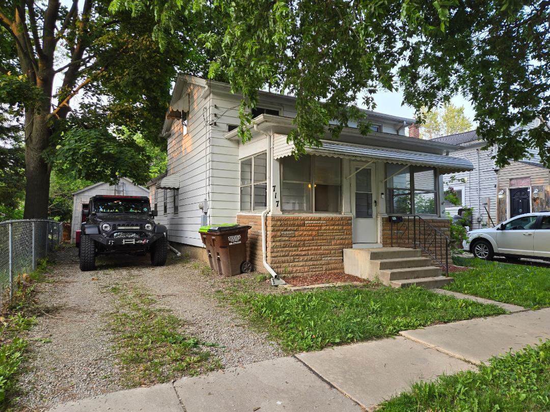 Primary Photo - 717 E Butler St