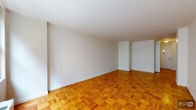 Building Photo - 333 E 49th St