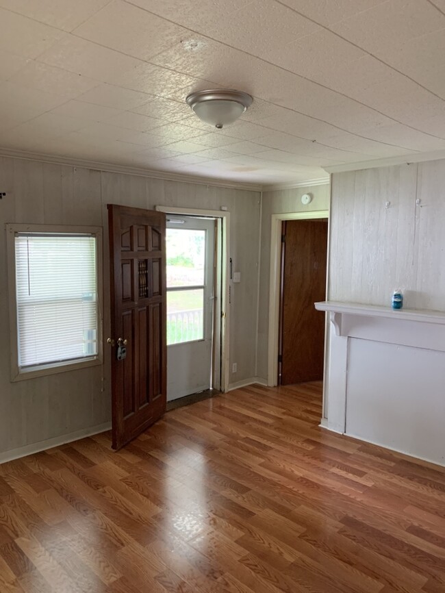 Building Photo - 2 Bedroom in Honea Path