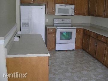 Building Photo - 3 br, 2.5 bath House - 635 Summer Hill Way