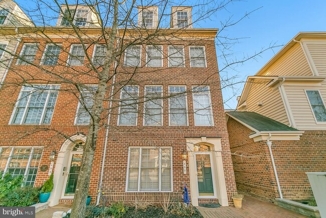 Building Photo - 468 Ferdinand Day Dr