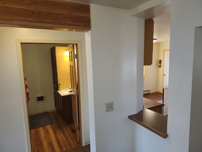 Foto del edificio - 3 bed 2 bath home *Close to JBER*