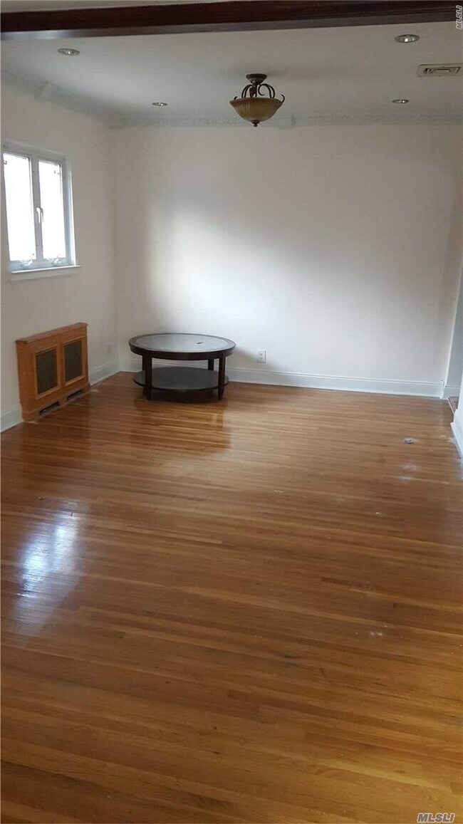 Foto del edificio - 71-21 171st St