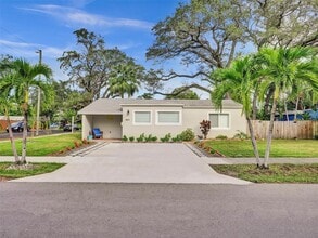 Building Photo - 937 SW 17th St