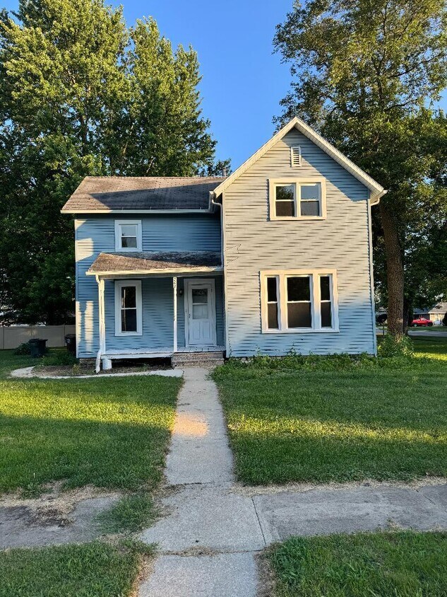 Foto principal - 262 W Myrtle St
