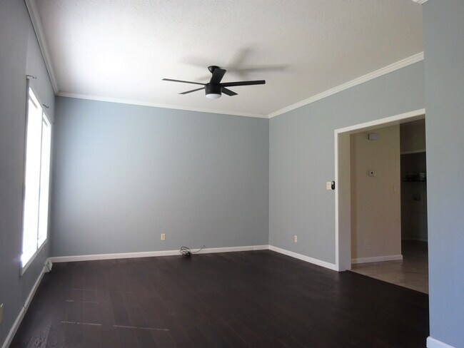 Foto del edificio - 5 Bedrooms with Bonus Room!