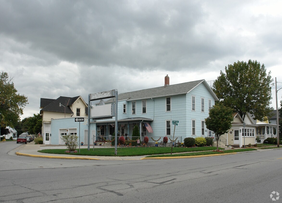 1009 Columbus Ave, Sandusky, OH 44870 Apartments in Sandusky, OH