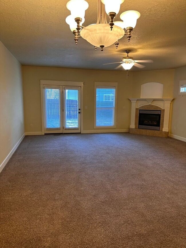 Building Photo - Great Southeast Boise Location!