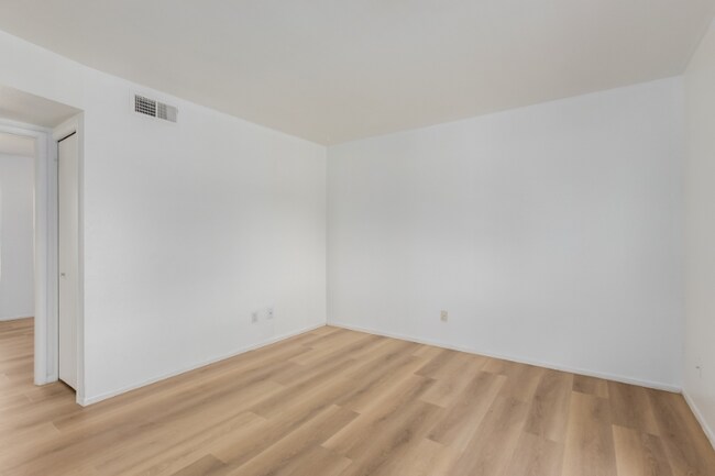 Foto del edificio - 11350 W Tennessee Ave