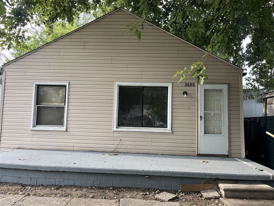 2686 Emmons Ave, Warren, MI 48091 House Rental in Warren, MI