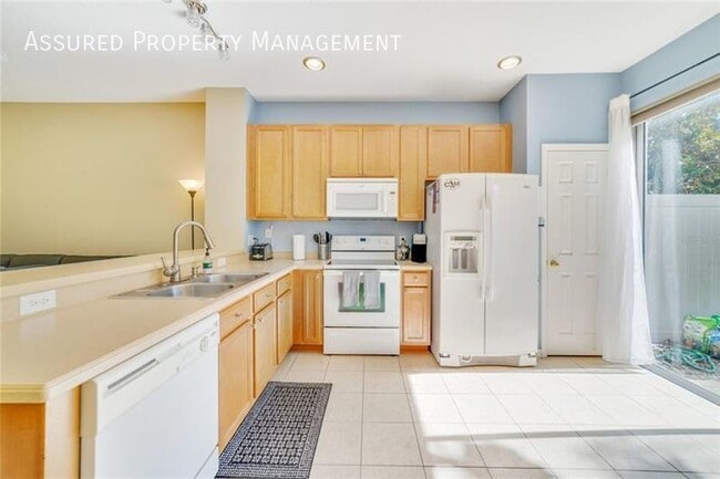 Building Photo - 3087 Seaview Castle Dr