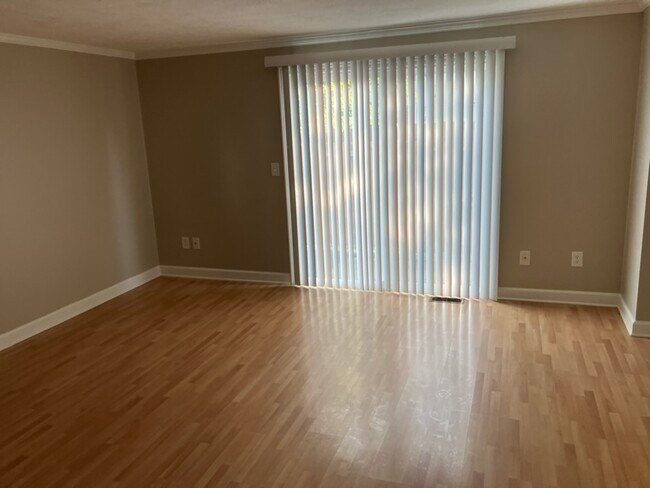 Building Photo - 9624 E Idlewood Dr