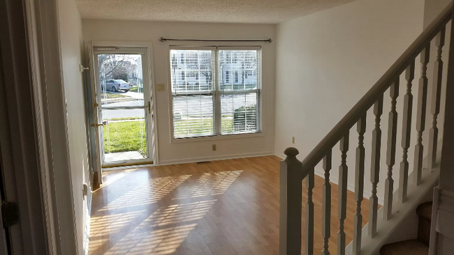 Building Photo - 110 Linden Ct