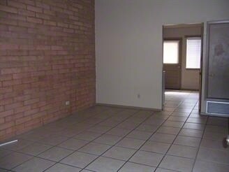  - 300 Montana Ave