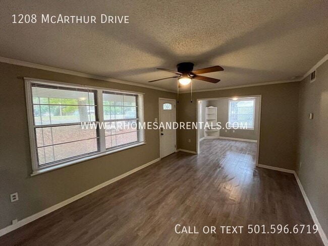Building Photo - 1208 McArthur Dr