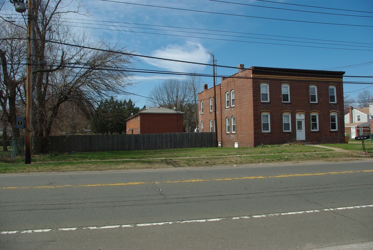 Primary Photo - 2196 State St