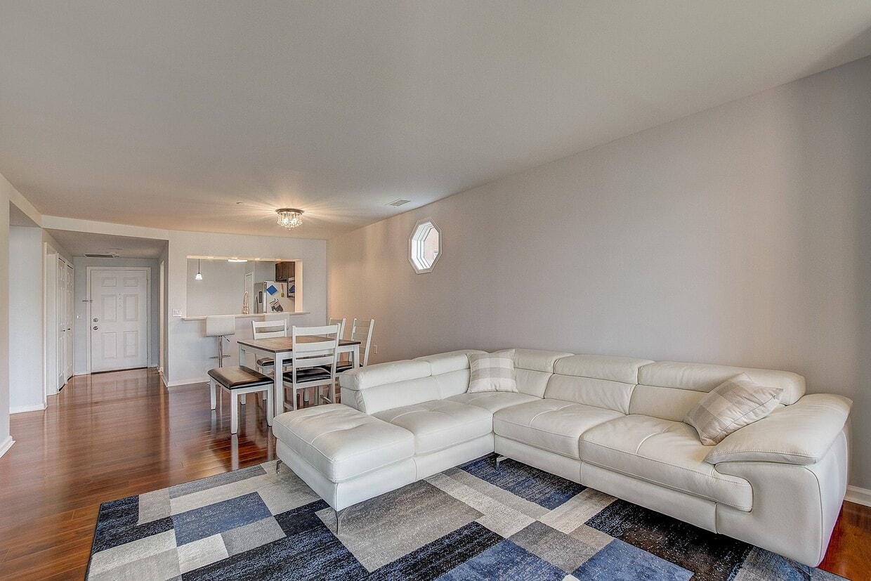 506 Penn Ct, Edgewater, NJ 07020 Condo for Rent in Edgewater, NJ