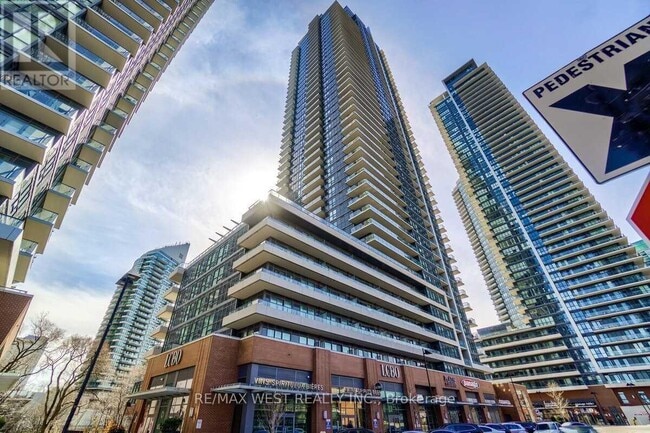 Building Photo - 2220-2220 Lake Shore Blvd W