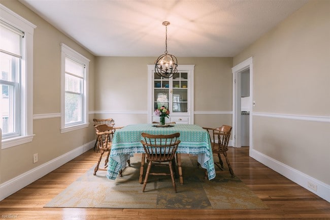 Building Photo - 64 Dent St