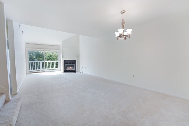 Building Photo - 2816 Yarling Ct