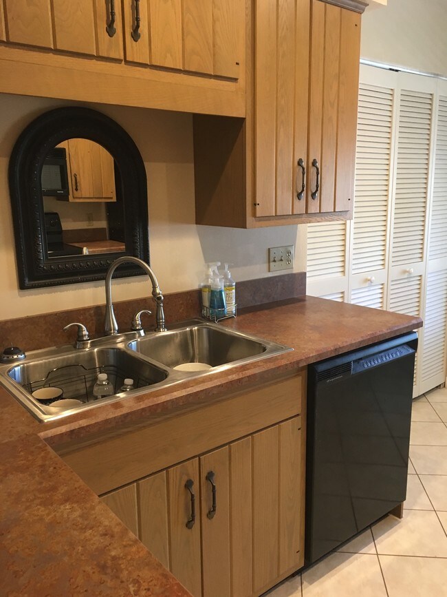 Foto del edificio - 105 Park Shores Cir