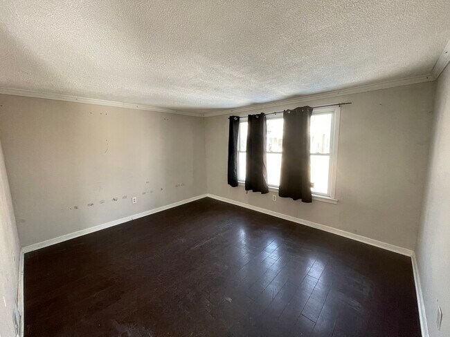 Sala de estar - 303 Benton St