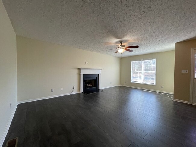 Building Photo - Roundtree Subdivision